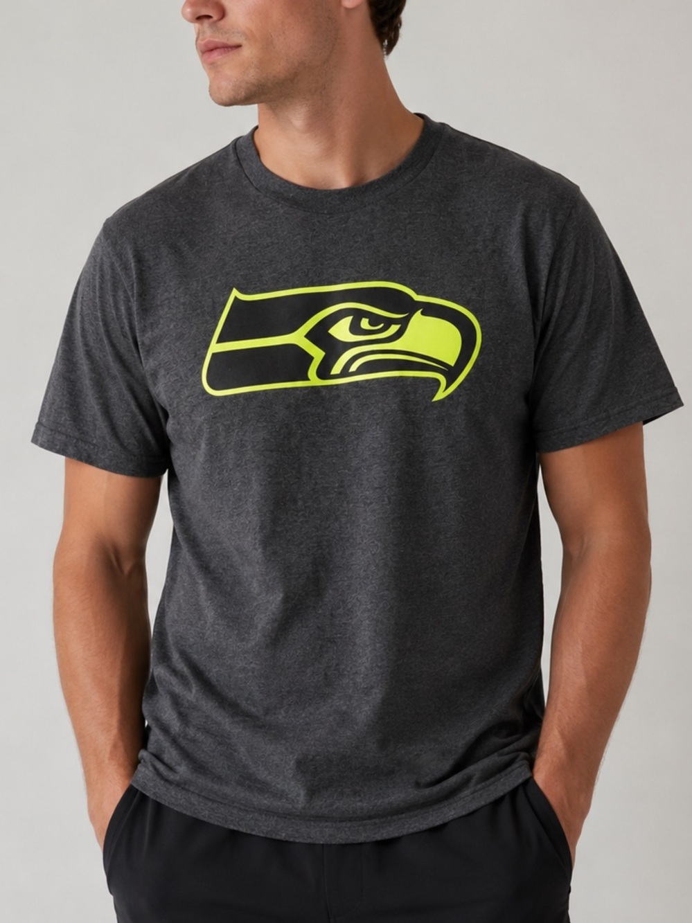 NFL Team Apparel Seattle Seahawks Logo Graphic T-Shirt Grey Men’s Medium